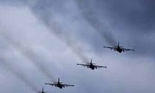 உக்ரைனில் பாம்பு தீவு மீது ரஷிய போர் விமானங்கள் குண்டுமழை