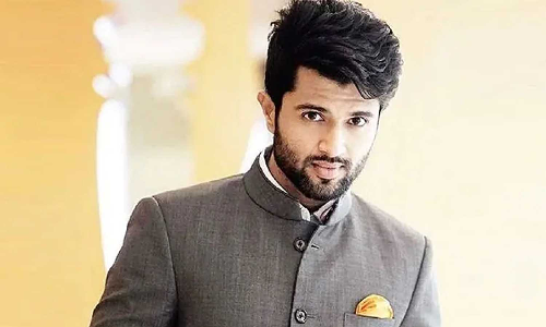 நிர்வாண புகைப்படத்தை பகிர்ந்த விஜய் தேவரகொண்டா.. வைரலாகும் புகைப்படம்..