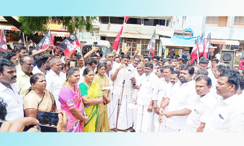 ஓ.பன்னீர்செல்வம் ஆதரவாளர்கள் ஆர்ப்பாட்டம்