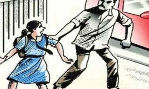 திருமண ஆசை காட்டி மாணவி கடத்தலா?