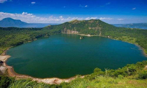 விண்கல் உண்டாக்கிய ஏரி...