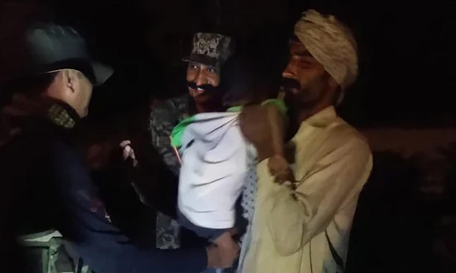 பஞ்சாப்பில் இந்திய எல்லைக்கு வழி தவறி வந்த பாகிஸ்தான் சிறுவன்