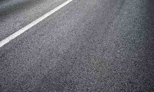 உடுமலை ஒழுங்குமுறை விற்பனைக்கூடத்தில்  கான்கிரீட் சாலைகள் அமைக்கும் பணிகள் தீவிரம்