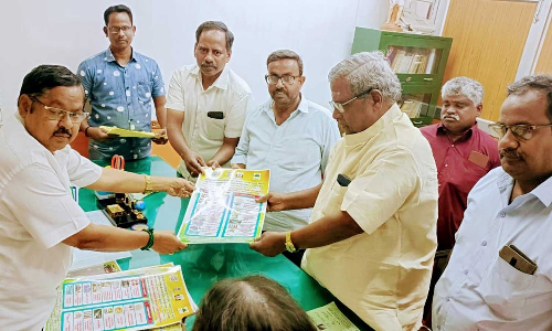 கொம்யூன் ஆணையர் வியாபாரிகளுடன் ஆலோசனை