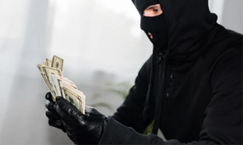 கட்டிட நிறுவனத்தில் பூட்டை உடைத்து ரூ.10 ஆயிரம் திருட்டு