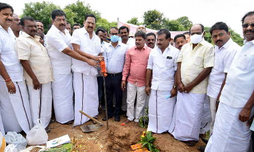 மார்கண்டேயன் நதியின் குறுக்கே ரூ.3.33 கோடியில் தடுப்பணை-   அமைச்சர் காந்தி பணிகளை தொடங்கி வைத்தார்