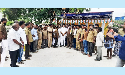 வேலூரில் ராஜூவ்காந்தி தேசிய ஆட்டோ ஓட்டுனர்கள் நலச்சங்கம்