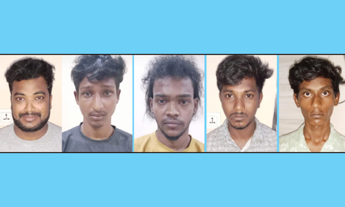 கொள்ளையடிக்க பதுங்கியிருந்த 5 பேர் கைது