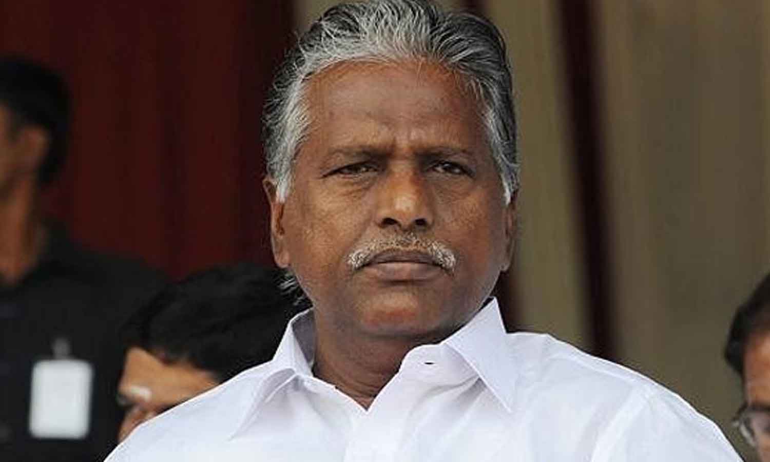சசிகலா, டி.டி.வி. தினகரன் மீது கே.பி. முனுசாமி பாய்ச்சல் சசிகலா, டி.டி.வி. தினகரன் மீது கே.பி. முனுசாமி பாய்ச்சல்