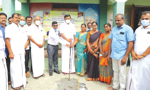 புதிய வகுப்பறை கட்டிடம் கட்டும் பணி தொடக்கம்