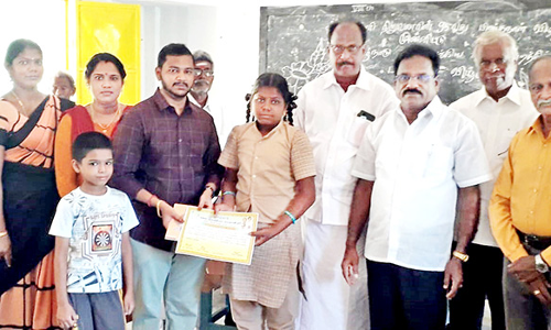 கலை இலக்கிய போட்டியில் வென்ற மாணவர்களுக்கு பாராட்டு