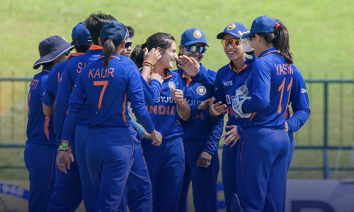 இந்திய பெண்கள் அணிக்கு 174 ரன்கள் இலக்கு நிர்ணயித்தது இலங்கை