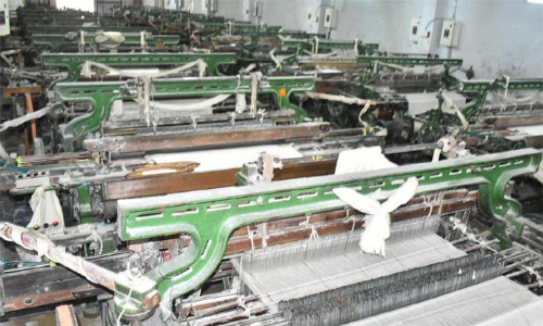 2-வது நாளாக விசைதறிகள் வேலை நிறுத்தம்- ரூ.12 கோடி மதிப்பிலான துணி உற்பத்தி பாதிப்பு