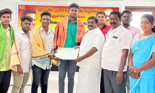 மாணவர்கள் கல்வியை தொடர உதவி  சிவா எம்.எல்.ஏ. அறிவிப்பு