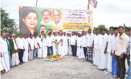 கிருஷ்ணகிரி அருகே  ரூ.33.42 லட்சத்தில் புதிய தார் சாலை