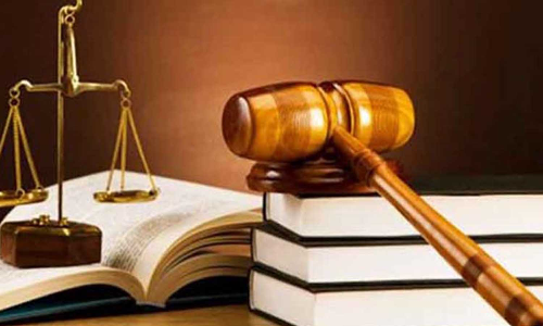 மது வாங்கி தராததால் தகராறு:   நண்பரை பாட்டிலால் தாக்கிய   வாலிபர்கள் மீது வழக்கு