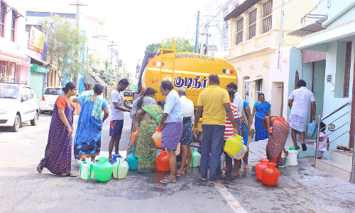 பாளை மண்டலத்தில் லாரிகள் மூலம் குடிநீர் சப்ளை