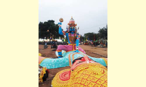 கொடைக்கல் திரவுபதி அம்மன் கோவிலில் துரியோதனன் படுகளம்