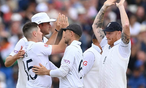 4-ம் நாள் உணவு இடைவேளை- அரை சதத்துடன் வெளியேறிய ரிஷப் பண்ட், புஜாரா