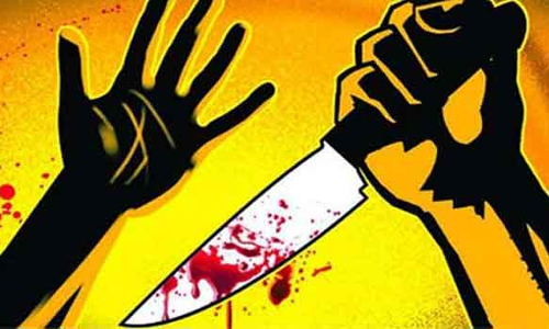 தேனி அருகே மனைவியை அரிவாளால் வெட்டிய கணவர் கைது