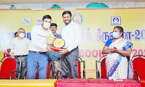 புத்தக திருவிழாவை சிறப்பாக நடத்திய கலெக்டருக்கு பாராட்டு