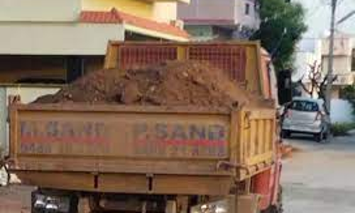 கிராவல் மண் கடத்திய டிரைவர் கைது