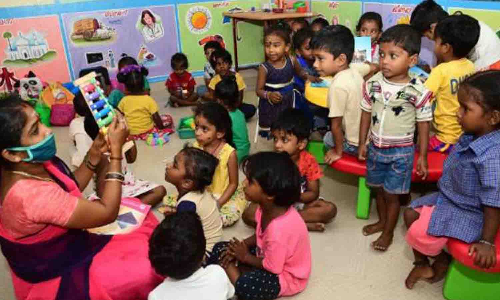 உடுமலை ஒன்றியத்தில் 21 அங்கன்வாடி மையங்களில் மழலையர் வகுப்பு