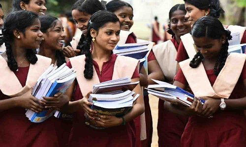 அரசு பள்ளி மாணவர்களுக்கு இலவச நோட்டுகள் வழங்கப்படுமா?