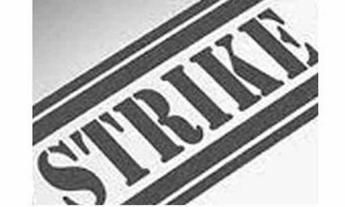 சென்னை-காட்டுப்பள்ளி துறைமுகத்தில் கண்டெய்னர் லாரிகள் 2-வது நாளாகவேலை நிறுத்தம்- அதிகாரிகள் இன்று பேச்சு வார்த்தை