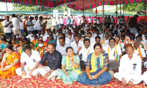 வேலூரில் பா.ஜ‌.க.வினர் உண்ணாவிரதம்