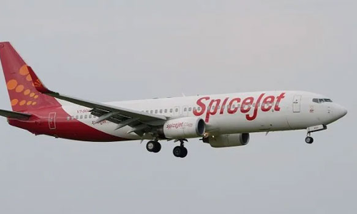 டெல்லியில் இருந்து புறப்பட்ட ஸ்பைஸ் ஜெட் விமானம் பாகிஸ்தானில் அவசரமாக தரையிறக்கம்