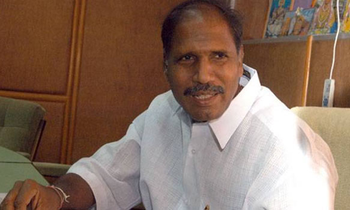 இலங்கை கடற்படையால் சிறைபிடிக்கப்பட்ட காரைக்கால் மீனவர்களை மீட்க வேண்டும்- மத்திய மந்திரிக்கு ரங்கசாமி கடிதம்