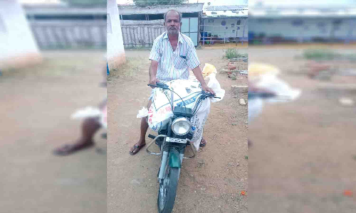 ரேஷன் அரிசியை பதுக்கி வைத்து வடமாநில தொழிலாளர்களுக்கு  விற்பனை - ஒருவர் கைது, மோட்டார் சைக்கிள் பறிமுதல்