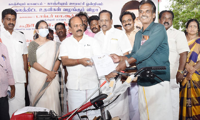 பட்டா இல்லாத இடங்களில் வசிப்பவர்களுக்கும் மின் இணைப்பு வழங்க நடவடிக்கை- அமைச்சர் தகவல் பட்டா இல்லாத இடங்களில் வசிப்பவர்களுக்கும் மின் இணைப்பு வழங்க நடவடிக்கை- அமைச்சர் தகவல்