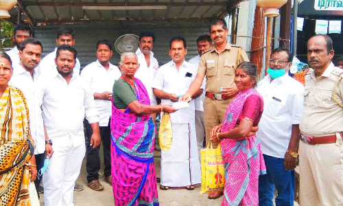 மங்கலத்தில் பொதுமக்களுக்கு கபசுரகுடிநீர் - முககவசம் வழங்கும் நிகழ்ச்சி