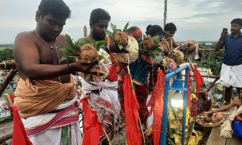 திருவள்ளூர் அருகே கூவத்தில் உள்ள திரிபுர சுந்தரி கோவில் கும்பாபிஷேகம் திரளான பக்தர்கள் பங்கேற்பு