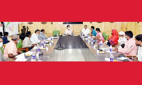 சிறுபான்மையினர் நலத்திட்டங்கள் குறித்த  பணி முன்னேற்ற ஆய்வுக்கூட்டம்