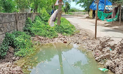 குழாய் உடைப்பால் வீணாகும் தண்ணீர்