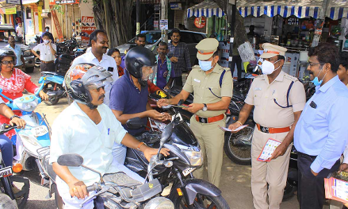 நெல்லை மாநகர பகுதியில் அதிவேகமாக செல்லும் மாணவர்களின் மோட்டார் சைக்கிள் பறிமுதல் செய்யப்படும்- போலீஸ் துணை கமிஷனர் பேட்டி