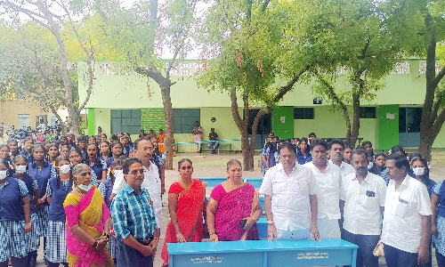 பள்ளி, கல்லூரிக்கு உபகரணங்கள்