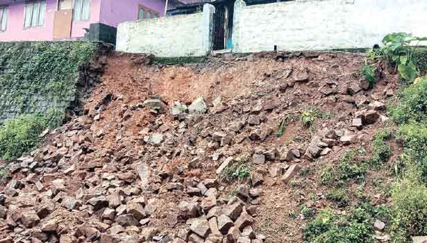 தென்மேற்கு பருவமழை தீவிரம்- கோவை, நீலகிரியில் சூறாவளி காற்றுடன் கொட்டி தீர்த்த கனமழை