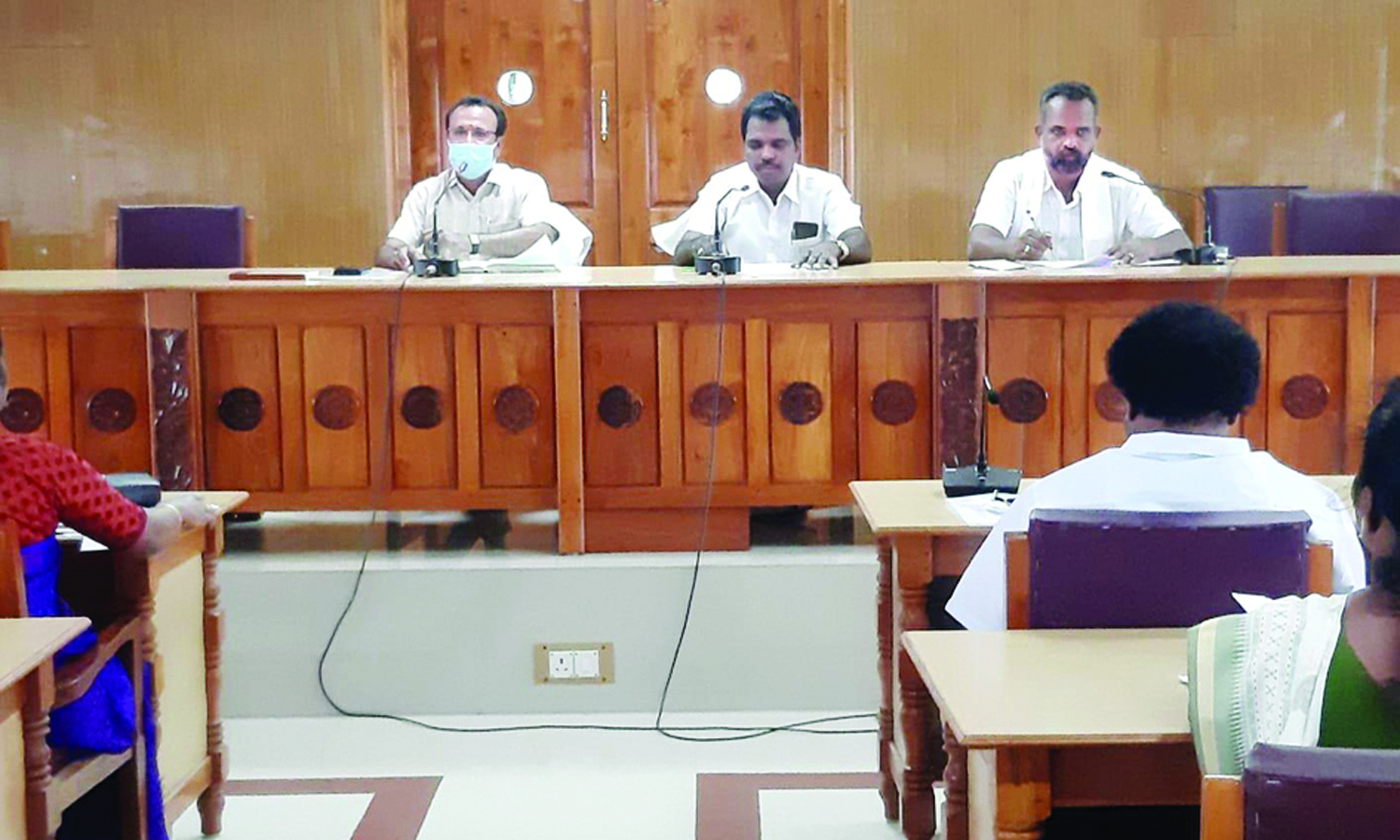 குமரி மாவட்டத்தில் கட்டுமான பொருட்கள் தேக்கம் இன்றி கிடைக்க நடவடிக்கை எடுக்க வேண்டும் - மாவட்ட பஞ்சாயத்து கூட்டத்தில் வலியுறுத்தல்