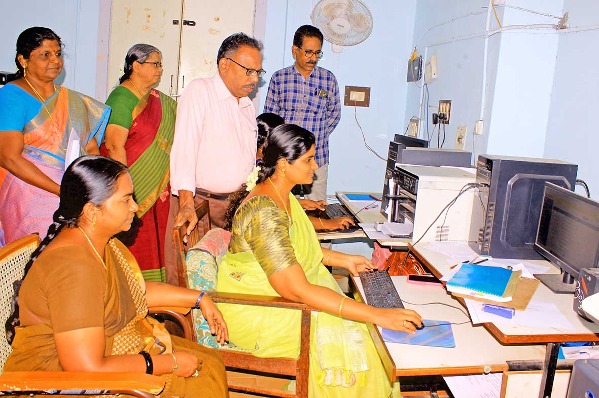 மாவட்டம் விட்டு மாவட்டம் செல்லும் வகையில் இடைநிலை ஆசிரியர்களுக்கு பணியிட மாறுதல் கலந்தாய்வு மாவட்டம் விட்டு மாவட்டம் செல்லும் வகையில் இடைநிலை ஆசிரியர்களுக்கு பணியிட மாறுதல் கலந்தாய்வு