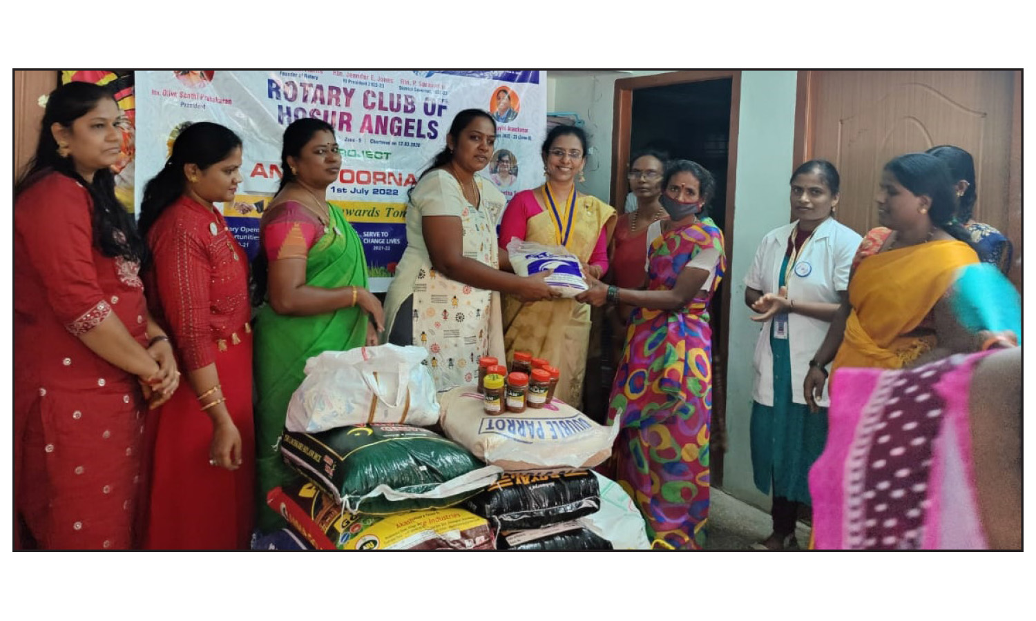 சூளகிரியில் நலத்திட்ட உதவிகள் வழங்கல் சூளகிரியில் நலத்திட்ட உதவிகள் வழங்கல்