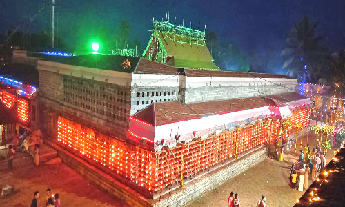 திருவட்டார் ஆதிகேசவ பெருமாள் கோவிலில் லட்ச தீபம்