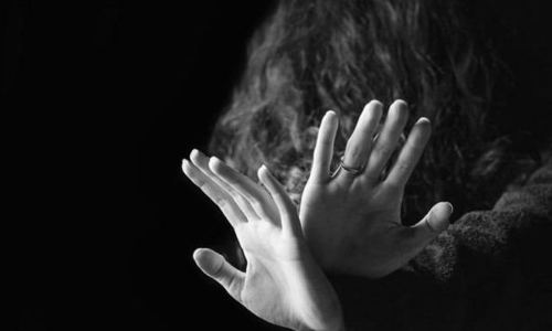 கோவையில் திருமண ஆசை காட்டி கல்லூரி மாணவியை கர்ப்பமாக்கிய வாலிபர்