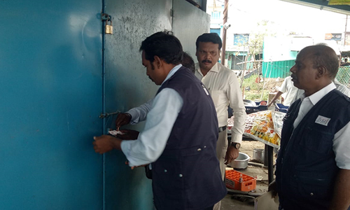 குட்கா, புகையிலை பொருட்கள் விற்ற டீக்கடைக்கு சீல்