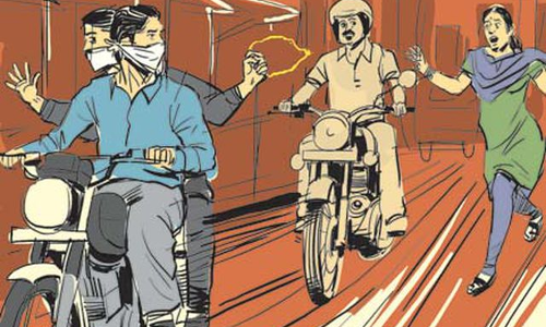 பெண்ணிடம் 3 பவுன் சங்கிலி பறிப்பு