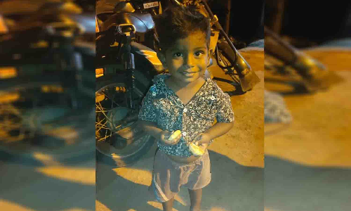 நள்ளிரவில் அனாதையாக தவித்த 3 வயது சிறுவன் - போலீசார் மீட்டு காப்பகத்தில் ஒப்படைத்தனர்