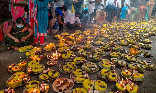 பைரவருக்கு பழ தீப வழிபாடும்... தீரும் பிரச்சனைகளும்...